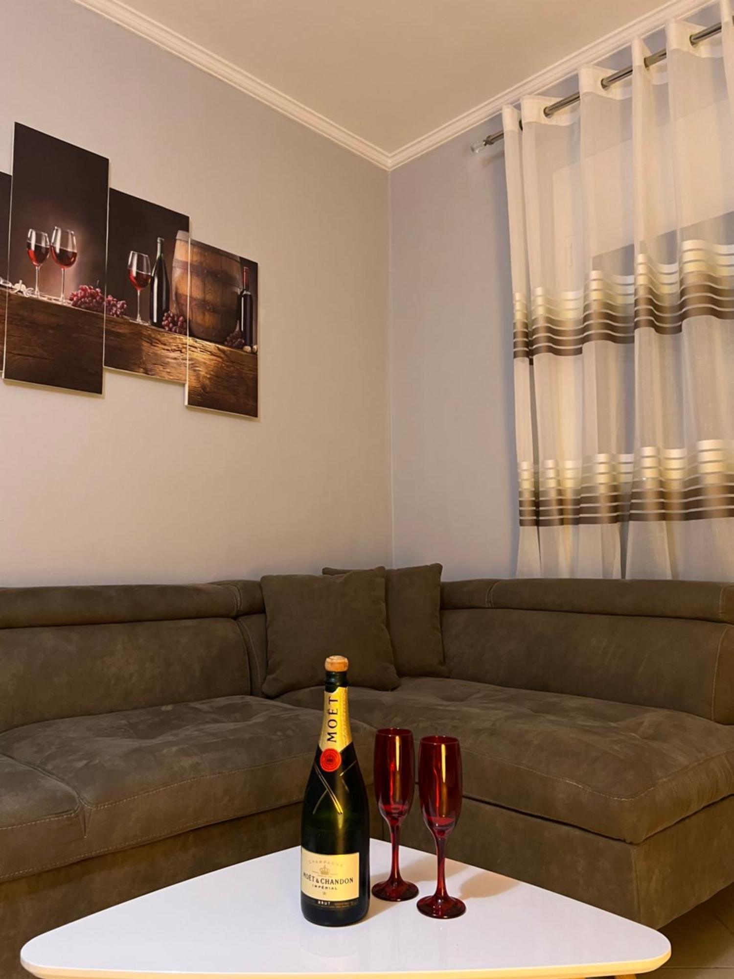 Sunset Apartments Lungomare Vlorë Εξωτερικό φωτογραφία